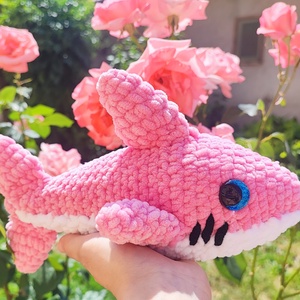 Horgolt rózsaszín cápa, Baby Shark - Meska.hu