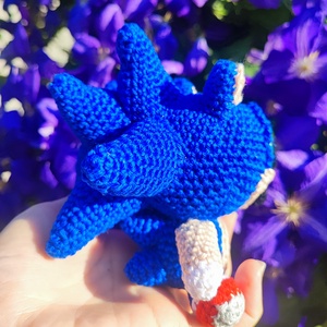 Sonic horgolt figura - játék & sport - plüssállat & játékfigura - plüss mesefigurák - Meska.hu