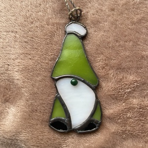 Világoszöld manó , Otthon & Életmód, Dekoráció, Ajtó- és ablak dekoráció, Ablakdísz, Üvegművészet, MESKA