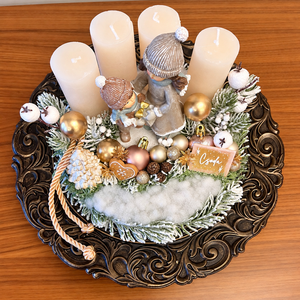 Ünnepi adventi tál rusztikus gyertyákkal, anya-lánya szobrocskával- Egy csipetnyi karácsonyi csoda - karácsony - adventi díszek - adventi koszorú - Meska.hu