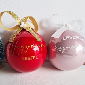 karácsonyi üveg gömb feliratozva, 7cm, választható gömb, név és masni szín, névvel vagy szöveggel - karácsony - karácsonyi lakásdekoráció - karácsonyfadíszek - Meska.hu