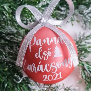 karácsonyi gömb dísz névvel feliratozva, 8cm, babád első karácsonya, választható gömb, felirat, szín - Meska.hu
