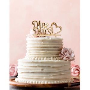 Mr és Mrs esküvői tortabeszúró, torta díszek, natúr fa és fehér színben - esküvő - dekoráció - sütidísz - Meska.hu
