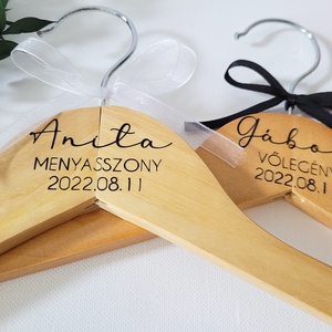 egyedi esküvői vállfa feliratozva, fa - Meska.hu