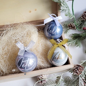 karácsonyi neves üveg gömb névvel feliratozva, 5cm, választható gömb, név és masni szín - Meska.hu