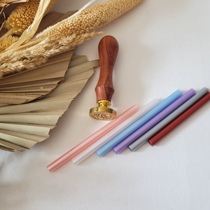 viasz pecséthez, viaszpecsét rúd, 0,7cm, gyöngyház rózsaszín - esküvő - dekoráció - tábla & jelzés - Meska.hu