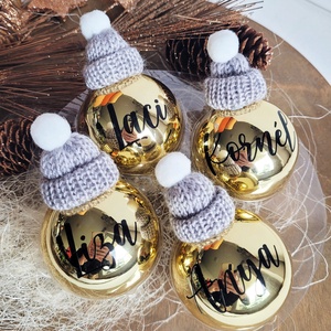 karácsonyi üveg gömb névvel feliratozva, üveg, 6cm, választható gömb, név és kötött mini sapka szín - Meska.hu