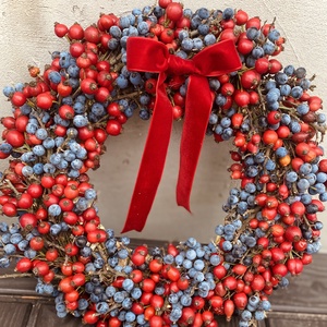 Csipkebogyó Kökény koszorú, Otthon & Életmód, Dekoráció, Virágdísz és tartó, Koszorú, Virágkötés, MESKA