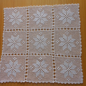 AKCIÓ! Négyzet alakú csillagos horgolt terítő  -  - Meska.hu