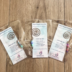 Drót könyvjelző - spirál függődísszel - könyv & zene - könyvjelző - Meska.hu