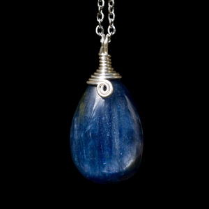 Ezüst kianit medál - ékszer - nyaklánc - medálos nyaklánc - Meska.hu