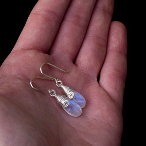 Ezüst holdkő fülbevaló - ékszer - fülbevaló - lógó fülbevaló - Meska.hu