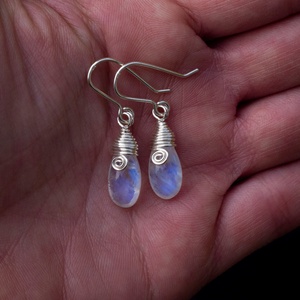 Ezüst holdkő fülbevaló - ékszer - fülbevaló - lógó fülbevaló - Meska.hu