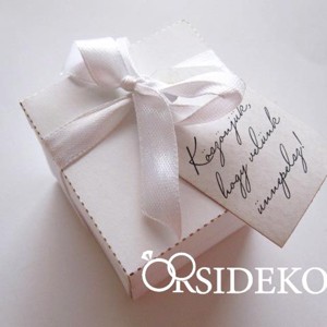 Fehér köszönetajándék doboz szalaggal és ajándékkísérővel - esküvő - emlék & ajándék - köszönőajándék - Meska.hu