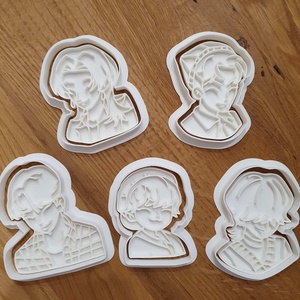 Kpop Demon Hunters Huntrix Saja Boys � 5 darabos 3D sütikiszúró szett, Otthon & Életmód, Konyhafelszerelés, tálalás, Sütés, főzés, Sütikiszúró, , MESKA