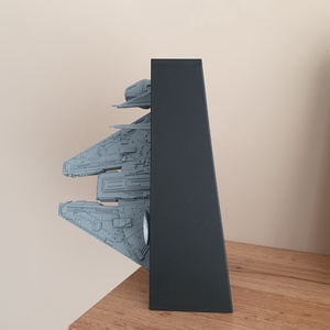 Star Wars ihlette könyvtámasz � Imperial Star Destroyer dioráma, egyedi polcdísz - otthon & életmód - dekoráció - asztal és polc dekoráció - könyvtámasz - Meska.hu