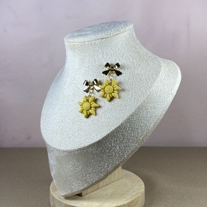 Hercegnős fülbevaló - Meska.hu