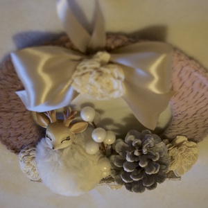 Karácsonyi ajtódísz puha őzikével pasztell színű alapon - karácsony - karácsonyi lakásdekoráció - karácsonyi ajtódíszek - Meska.hu