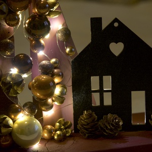 Meghitt, bordó tónusú téli hangulat  újraálmodva újrahasznosított fából - karácsony - karácsonyi lakásdekoráció - ünnepi asztaldekoráció - Meska.hu