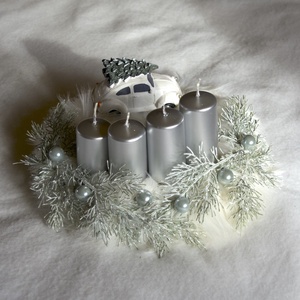  Fehér Bogár adventi koszorú fehér szőrmével - karácsony - adventi díszek - adventi koszorú - Meska.hu