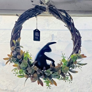 Nyújtó nyúl - tavaszi ablak-, ajtódísz - ünnepi díszek, dekorációk - húsvéti díszek és dekorációk - húsvéti ajtódísz, kopogtató - Meska.hu