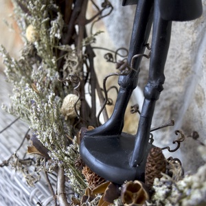 Álló kalapos nyúl szőlőkoszorú alapon - ünnepi díszek, dekorációk - húsvéti díszek és dekorációk - húsvéti ajtódísz, kopogtató - Meska.hu