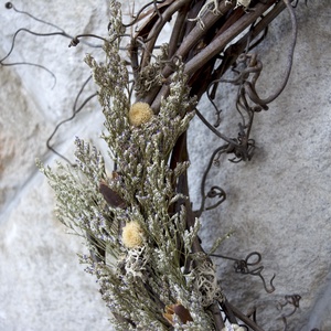 Álló kalapos nyúl szőlőkoszorú alapon - ünnepi díszek, dekorációk - húsvéti díszek és dekorációk - húsvéti ajtódísz, kopogtató - Meska.hu