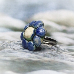 Flóra - Illatosítható kék virágos kerámiagyűrű - Ajándék nőknek névnapra születésnapra  - ékszer - gyűrű - szoliter gyűrű - Meska.hu