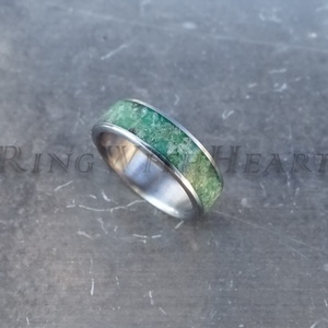 Titán vagy nemesacél gyűrű peridottal, peridot gyűrű, jegygyűrű, eljegyzési gyűrű, karácsonyi ajándék, Esküvő, Ékszer, Karikagyűrű, Ékszerkészítés, MESKA