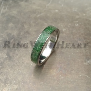 Titán vagy nemesacél gyűrű peridottal, peridot gyűrű, jegygyűrű, eljegyzési gyűrű, karácsonyi ajándék - Meska.hu