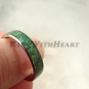 Titán vagy nemesacél gyűrű peridottal, peridot gyűrű, jegygyűrű, eljegyzési gyűrű, karácsonyi ajándék - esküvő - ékszer - karikagyűrű - Meska.hu