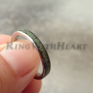 Titán vagy nemesacél gyűrű kanadai jádéval, vékony jade gyűrű, jegygyűrű, eljegyzési gyűrű, Esküvő, Ékszer, Karikagyűrű, Ékszerkészítés, MESKA