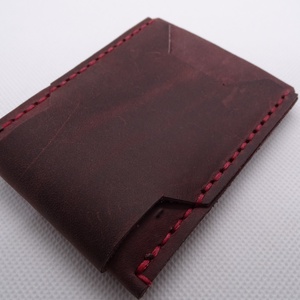 Kézzel varrt valódi marhabőr irattartó, vékony kártyatartó, minimalista bankkártyatartó, modern, ballagási ajándék - táska & tok - pénztárca & más tok - kártyatartó & irattartó - Meska.hu