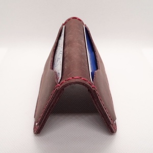 Kézzel varrt valódi marhabőr irattartó, kártyatartó, bankkártyatartó, modern, minimalista dizájn, ballagási ajándék - táska & tok - pénztárca & más tok - kártyatartó & irattartó - Meska.hu