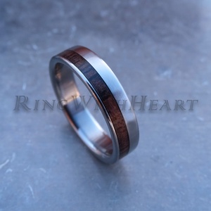 Titán vagy nemesacél gyűrű fekete dióval, férfi karikagyűrű, jegygyűrű, eljegyzési gyűrű, apák napja, Esküvő, Ékszer, Karikagyűrű, Ékszerkészítés, MESKA