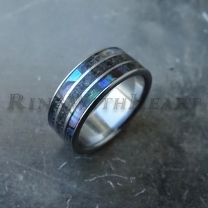 Titán vagy nemesacél gyűrű abalone kagylóval és dinoszaurusz fosszíliával, jegygyűrű, eljegyzési gyűrű - esküvő - ékszer - karikagyűrű - Meska.hu