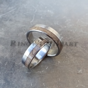 Titán vagy nemesacél gyűrűpár diófával, karikagyűrű, jegygyűrű, eljegyzési gyűrű, diófa gyűrű, Esküvő, Ékszer, Karikagyűrű, Ékszerkészítés, MESKA