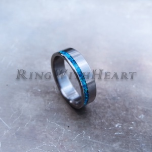 Titán vagy nemesacél gyűrű Pacific Blue szintetikus opállal, jegygyűrű, eljegyzési gyűrű, Valentin napi ajándék, Esküvő, Ékszer, Karikagyűrű, Ékszerkészítés, MESKA