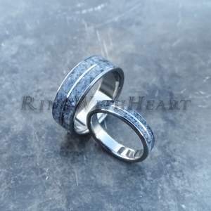 Titán vagy nemesacél gyűrűpár kianittal, kianit gyűrű, jegygyűrű, eljegyzési gyűrű, karikagyűrű, évfordulós ajándék - esküvő - ékszer - karikagyűrű - Meska.hu