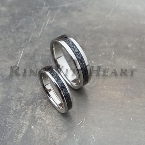 Titán vagy nemesacél gyűrűpár hematittal, hematit gyűrű, jegygyűrű, eljegyzési gyűrű, karikagyűrű, évforduló - Meska.hu