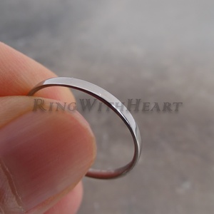 Vékony titán gyűrű, extra könnyű gyűrű, fényes, minimalista jegygyűrű, nikkelmentes, eljegyzési gyűrű, flat - Meska.hu