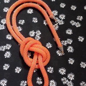 Narancs nyaklánc , fehér nyaklánc  - ékszer - nyaklánc - hosszú nyaklánc - Meska.hu