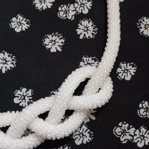 Narancs nyaklánc , fehér nyaklánc  - ékszer - nyaklánc - hosszú nyaklánc - Meska.hu