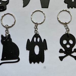 Halloween kulcstartók - művészet - makett, modell - Meska.hu