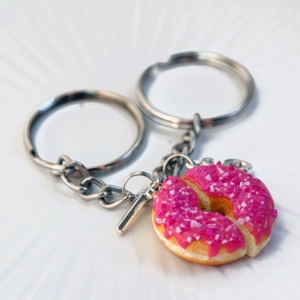 Epres fánk BFF (Best Friends forever) kulcstartó választható betükkel - táska & tok - kulcstartó & táskadísz - kulcstartó - Meska.hu