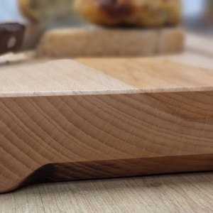 Bükk-diófa vágódeszka fogáskönnyítővel  - otthon & életmód - konyhafelszerelés, tálalás - sütés, főzés - vágódeszka - Meska.hu