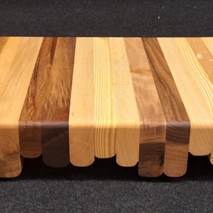 Sávos  vágódeszka  világos foganytúval (Közepes) - otthon & életmód - konyhafelszerelés, tálalás - sütés, főzés - vágódeszka - Meska.hu