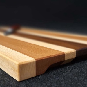 Zoltán vágódeszka fogáskönnyítővel - otthon & életmód - konyhafelszerelés, tálalás - sütés, főzés - vágódeszka - Meska.hu