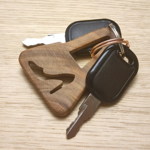 Hamupipőke � Diófa táskadísz és kulcstartó, Táska & Tok, Kulcstartó & Táskadísz, Táskadísz, Famegmunkálás, MESKA