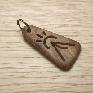 Csúcshódító  � Diófa kulcstartó - táska & tok - kulcstartó & táskadísz - kulcstartó - Meska.hu